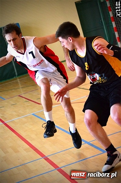 Zdjęcie w galerii na portalu naszraciborz.pl: Kaman i Dywyta powalczą o tytuł mistrza wiadomości z regionu