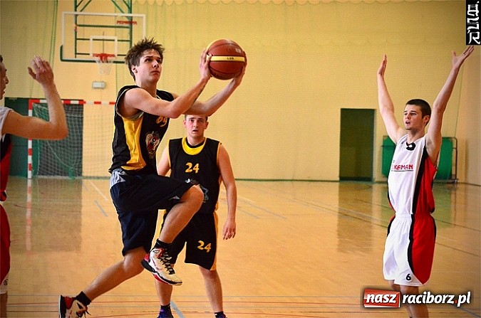 Zdjęcie w galerii na portalu naszraciborz.pl: Kaman i Dywyta powalczą o tytuł mistrza wiadomości z regionu