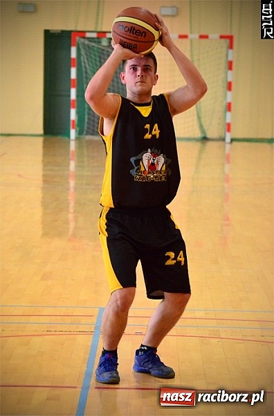 Zdjęcie w galerii na portalu naszraciborz.pl: Kaman i Dywyta powalczą o tytuł mistrza wiadomości z regionu