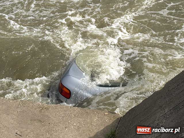 Zdjęcie w galerii na portalu naszraciborz.pl: Tragedia przy tamie wiadomości z regionu
