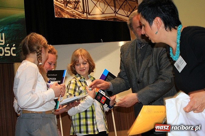 Zdjęcie w galerii na portalu naszraciborz.pl: Asy pokazały co potrafią. Turniej w PWSZ wiadomości z regionu