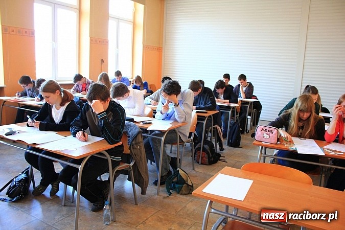 Zdjęcie w galerii na portalu naszraciborz.pl: Matematyczna rywalizacja na pograniczu województw wiadomości z regionu