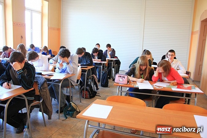 Zdjęcie w galerii na portalu naszraciborz.pl: Matematyczna rywalizacja na pograniczu województw wiadomości z regionu