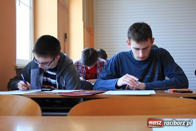 Zdjęcie w galerii na portalu naszraciborz.pl: Matematyczna rywalizacja na pograniczu województw wiadomości z regionu