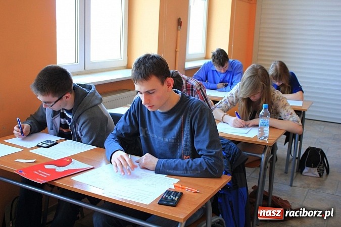 Zdjęcie w galerii na portalu naszraciborz.pl: Matematyczna rywalizacja na pograniczu województw wiadomości z regionu