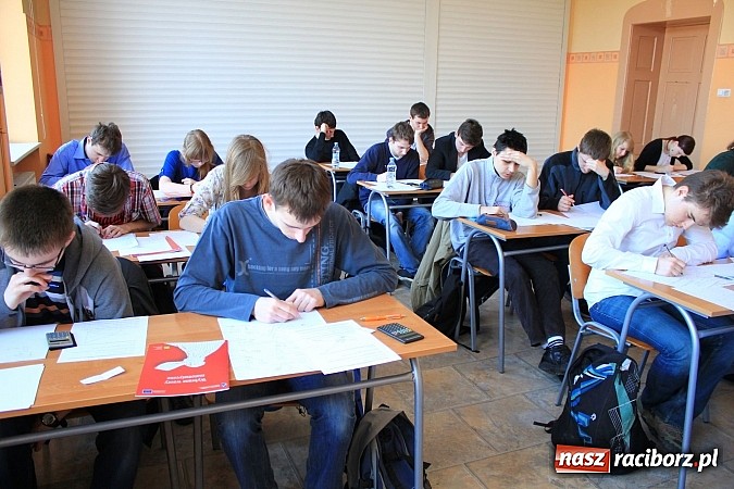 Zdjęcie w galerii na portalu naszraciborz.pl: Matematyczna rywalizacja na pograniczu województw wiadomości z regionu