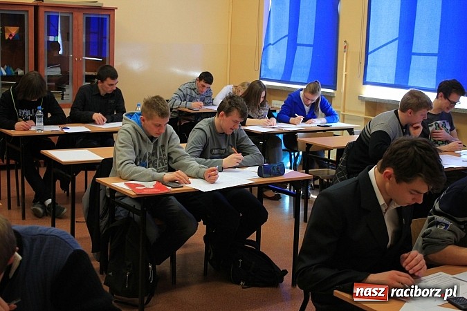 Zdjęcie w galerii na portalu naszraciborz.pl: Matematyczna rywalizacja na pograniczu województw wiadomości z regionu