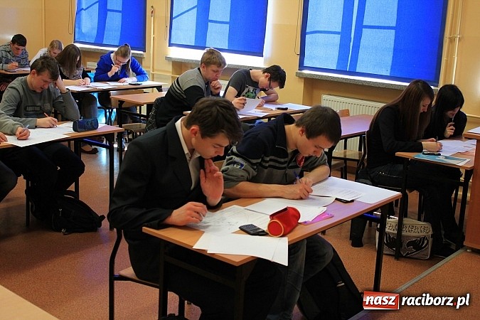 Zdjęcie w galerii na portalu naszraciborz.pl: Matematyczna rywalizacja na pograniczu województw wiadomości z regionu