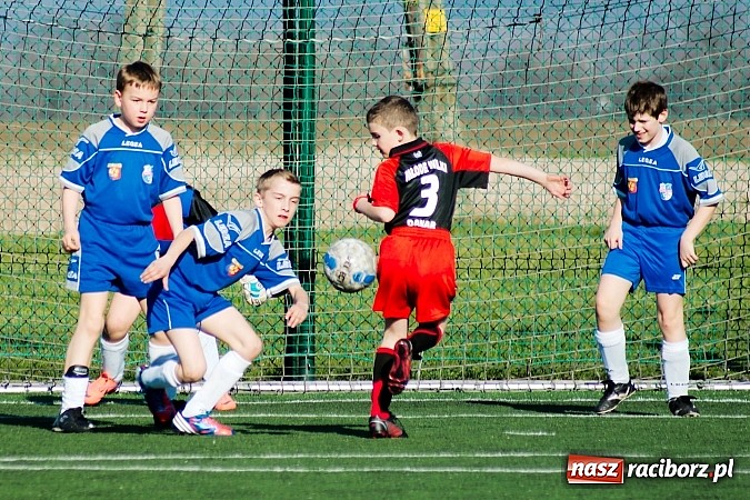 Zdjęcie w galerii na portalu naszraciborz.pl: Młode Wilki z Tworkowa nie dały szans Jedłownikowi wiadomości z regionu