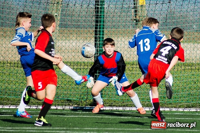 Zdjęcie w galerii na portalu naszraciborz.pl: Młode Wilki z Tworkowa nie dały szans Jedłownikowi wiadomości z regionu