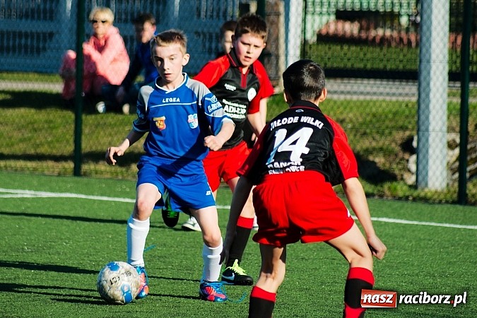 Zdjęcie w galerii na portalu naszraciborz.pl: Młode Wilki z Tworkowa nie dały szans Jedłownikowi wiadomości z regionu