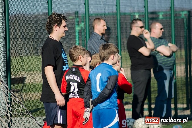Zdjęcie w galerii na portalu naszraciborz.pl: Młode Wilki z Tworkowa nie dały szans Jedłownikowi wiadomości z regionu