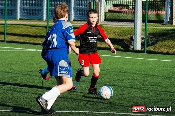 Zdjęcie w galerii na portalu naszraciborz.pl: Młode Wilki z Tworkowa nie dały szans Jedłownikowi wiadomości z regionu