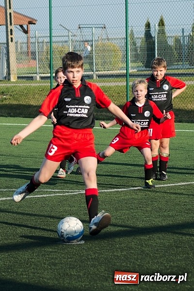 Zdjęcie w galerii na portalu naszraciborz.pl: Młode Wilki z Tworkowa nie dały szans Jedłownikowi wiadomości z regionu