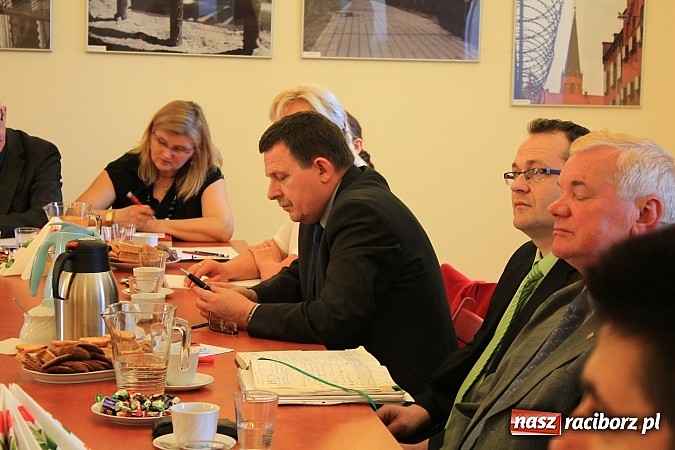 Zdjęcie w galerii na portalu naszraciborz.pl: Pracuj gdzie chcesz, mieszkaj na ziemi raciborskiej wiadomości z regionu