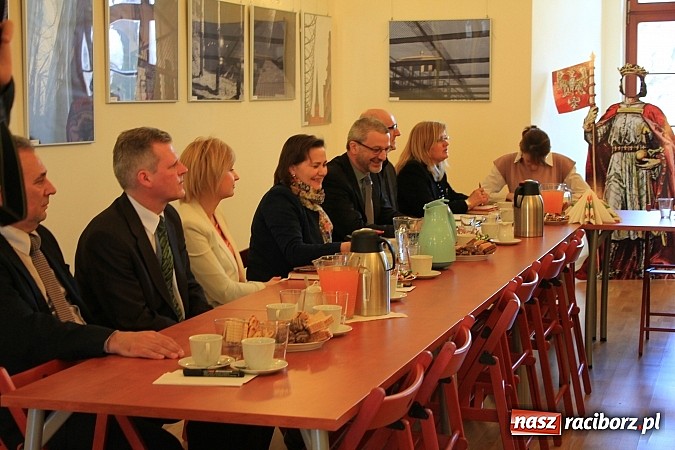 Zdjęcie w galerii na portalu naszraciborz.pl: Pracuj gdzie chcesz, mieszkaj na ziemi raciborskiej wiadomości z regionu