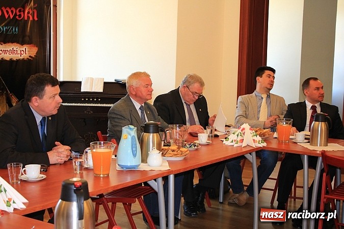 Zdjęcie w galerii na portalu naszraciborz.pl: Pracuj gdzie chcesz, mieszkaj na ziemi raciborskiej wiadomości z regionu