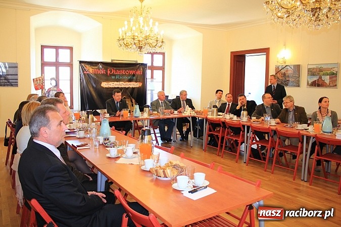 Zdjęcie w galerii na portalu naszraciborz.pl: Pracuj gdzie chcesz, mieszkaj na ziemi raciborskiej wiadomości z regionu