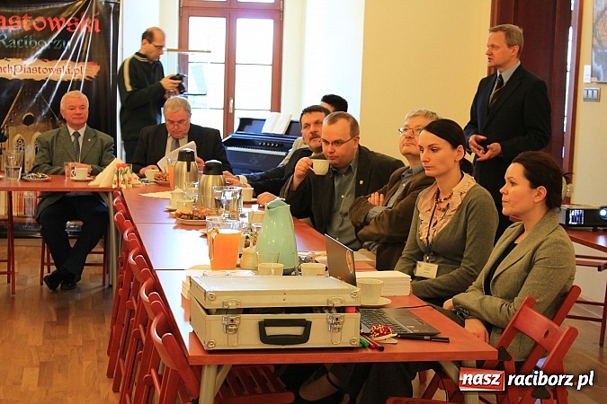 Zdjęcie w galerii na portalu naszraciborz.pl: Pracuj gdzie chcesz, mieszkaj na ziemi raciborskiej wiadomości z regionu