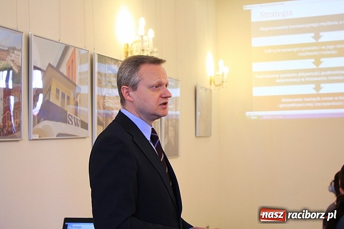 Zdjęcie w galerii na portalu naszraciborz.pl: Pracuj gdzie chcesz, mieszkaj na ziemi raciborskiej wiadomości z regionu