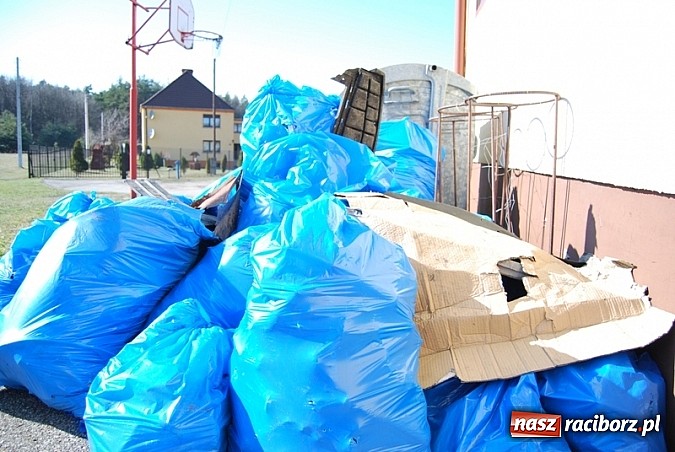 Zdjęcie w galerii na portalu naszraciborz.pl: Śmieci było w brud! wiadomości z regionu