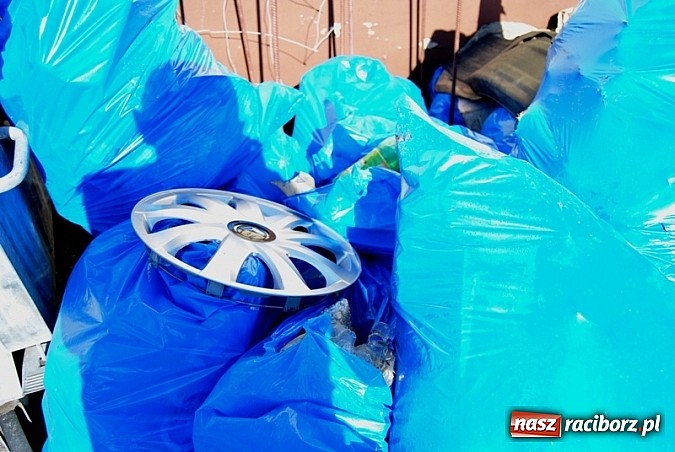 Zdjęcie w galerii na portalu naszraciborz.pl: Śmieci było w brud! wiadomości z regionu