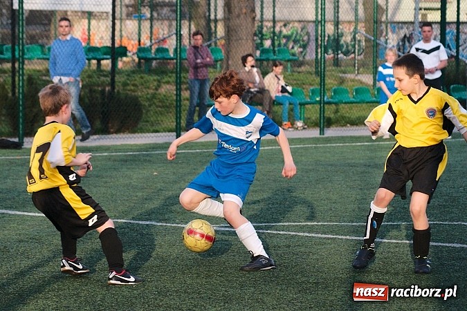 Zdjęcie w galerii na portalu naszraciborz.pl: Kanonada przy Wileńskiej wiadomości z regionu