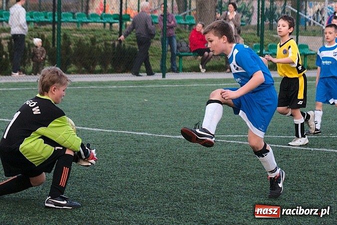 Zdjęcie w galerii na portalu naszraciborz.pl: Kanonada przy Wileńskiej wiadomości z regionu