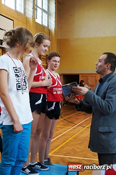 Zdjęcie w galerii na portalu naszraciborz.pl: ZSOMS: Skakali wzwyż przy muzyce wiadomości z regionu