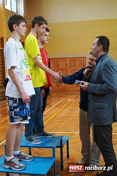 Zdjęcie w galerii na portalu naszraciborz.pl: ZSOMS: Skakali wzwyż przy muzyce wiadomości z regionu