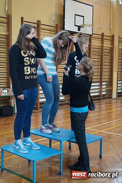 Zdjęcie w galerii na portalu naszraciborz.pl: ZSOMS: Skakali wzwyż przy muzyce wiadomości z regionu