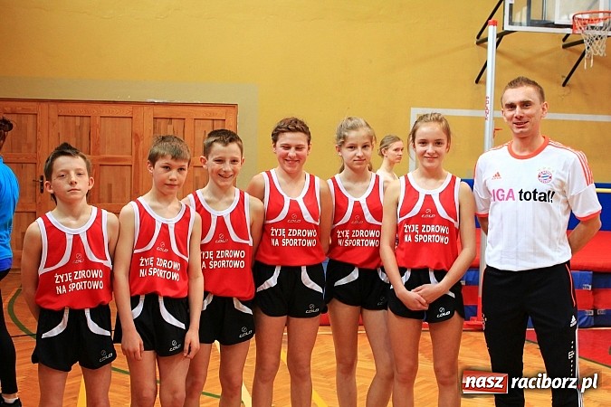 Zdjęcie w galerii na portalu naszraciborz.pl: ZSOMS: Skakali wzwyż przy muzyce wiadomości z regionu