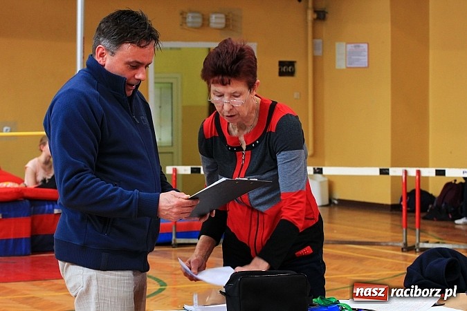 Zdjęcie w galerii na portalu naszraciborz.pl: ZSOMS: Skakali wzwyż przy muzyce wiadomości z regionu