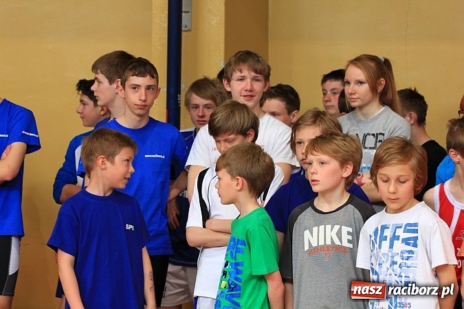 Zdjęcie w galerii na portalu naszraciborz.pl: ZSOMS: Skakali wzwyż przy muzyce wiadomości z regionu