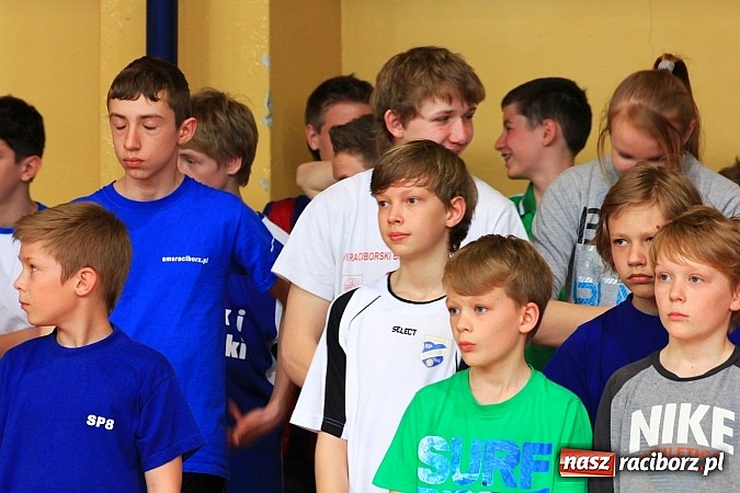 Zdjęcie w galerii na portalu naszraciborz.pl: ZSOMS: Skakali wzwyż przy muzyce wiadomości z regionu