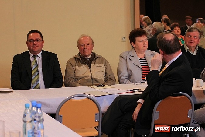 Zdjęcie w galerii na portalu naszraciborz.pl: Wszystko na temat dwujęzycznych tablic w Krzanowicach wiadomości z regionu