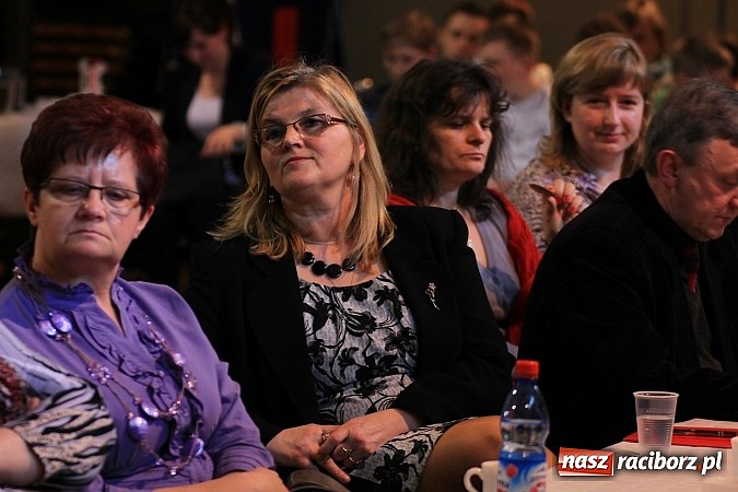 Zdjęcie w galerii na portalu naszraciborz.pl: Wszystko na temat dwujęzycznych tablic w Krzanowicach wiadomości z regionu