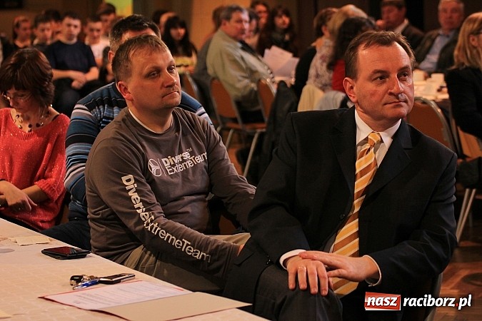 Zdjęcie w galerii na portalu naszraciborz.pl: Wszystko na temat dwujęzycznych tablic w Krzanowicach wiadomości z regionu