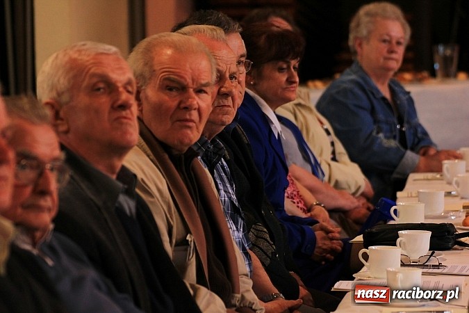 Zdjęcie w galerii na portalu naszraciborz.pl: Wszystko na temat dwujęzycznych tablic w Krzanowicach wiadomości z regionu