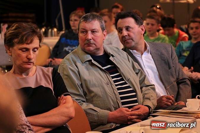 Zdjęcie w galerii na portalu naszraciborz.pl: Wszystko na temat dwujęzycznych tablic w Krzanowicach wiadomości z regionu