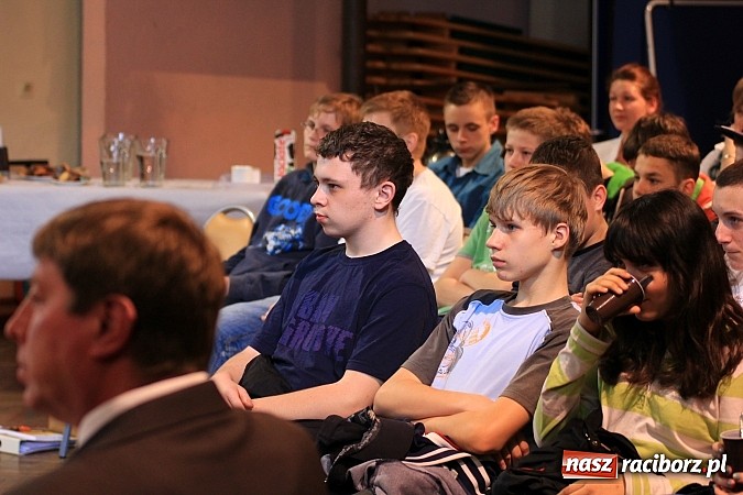 Zdjęcie w galerii na portalu naszraciborz.pl: Wszystko na temat dwujęzycznych tablic w Krzanowicach wiadomości z regionu