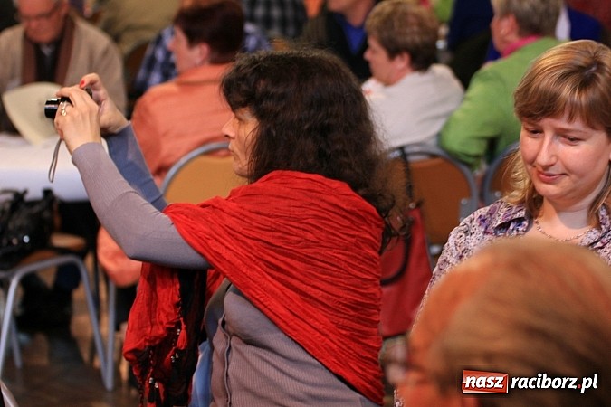 Zdjęcie w galerii na portalu naszraciborz.pl: Wszystko na temat dwujęzycznych tablic w Krzanowicach wiadomości z regionu
