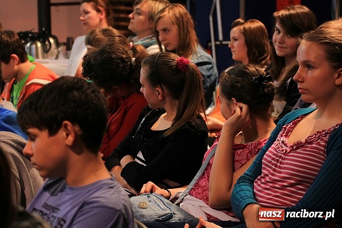 Zdjęcie w galerii na portalu naszraciborz.pl: Wszystko na temat dwujęzycznych tablic w Krzanowicach wiadomości z regionu