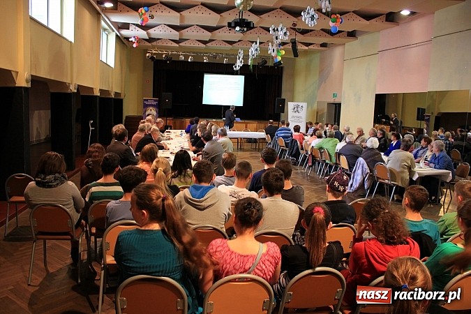 Zdjęcie w galerii na portalu naszraciborz.pl: Wszystko na temat dwujęzycznych tablic w Krzanowicach wiadomości z regionu