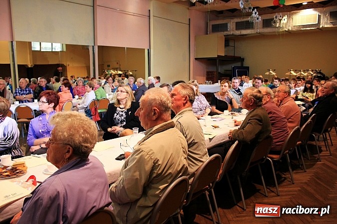 Zdjęcie w galerii na portalu naszraciborz.pl: Wszystko na temat dwujęzycznych tablic w Krzanowicach wiadomości z regionu