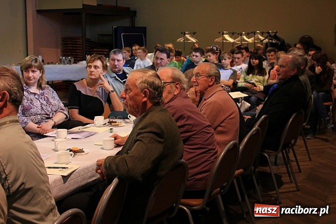 Zdjęcie w galerii na portalu naszraciborz.pl: Wszystko na temat dwujęzycznych tablic w Krzanowicach wiadomości z regionu