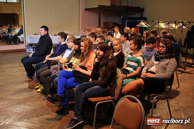 Zdjęcie w galerii na portalu naszraciborz.pl: Wszystko na temat dwujęzycznych tablic w Krzanowicach wiadomości z regionu