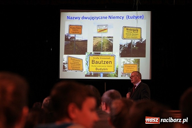 Zdjęcie w galerii na portalu naszraciborz.pl: Wszystko na temat dwujęzycznych tablic w Krzanowicach wiadomości z regionu