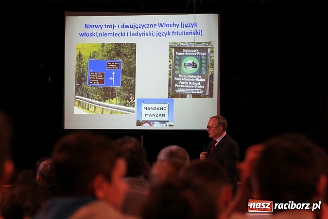 Zdjęcie w galerii na portalu naszraciborz.pl: Wszystko na temat dwujęzycznych tablic w Krzanowicach wiadomości z regionu