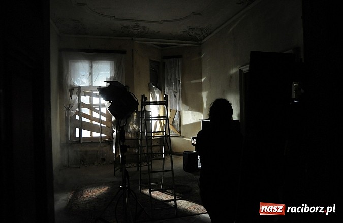 Zdjęcie w galerii na portalu naszraciborz.pl: Filmowcy opanowali pałac w Krowiarkach wiadomości z regionu